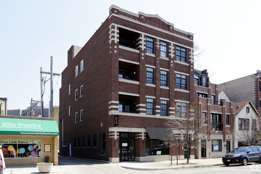 2927-2929 N Southport Ave, Chicago, IL à louer - Photo de l’immeuble – Image 3 sur 4