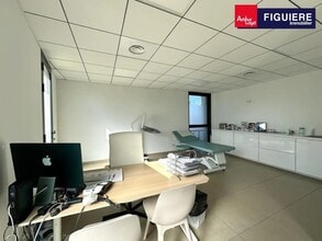 215 Rue De La Coquillade, Aix-en-Provence à louer Photo intérieure– Image 2 sur 4