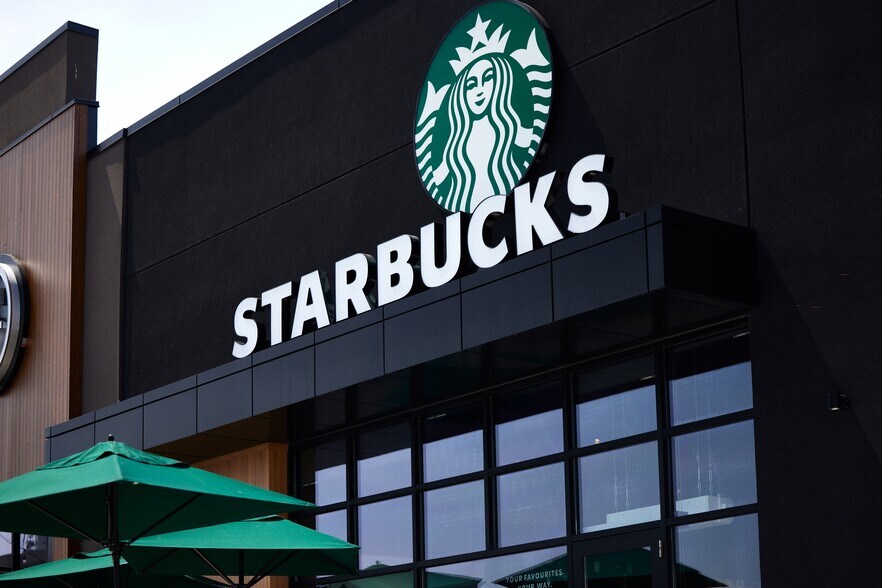 1355 Kingston Rd, Pickering, ON à louer - Photo de l’immeuble – Image 3 sur 7