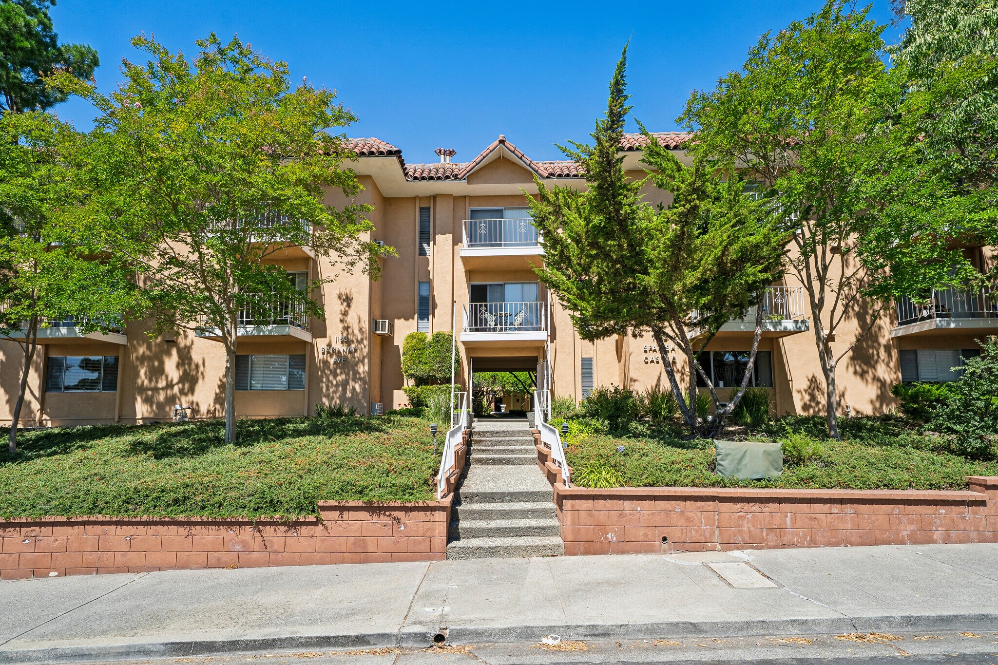 1183 Saranap Ave, Walnut Creek, CA à vendre Photo de l’immeuble– Image 1 sur 30