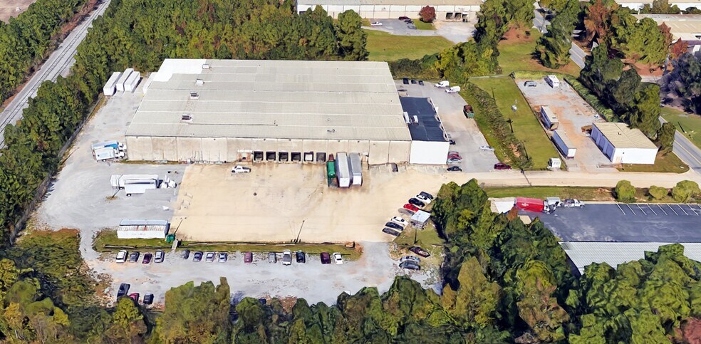300 Industrial Dr, Birmingham, AL à louer - Photo de l’immeuble – Image 1 sur 3