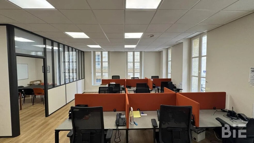 5-7 Rue Fenelon, Bordeaux à louer - Photo de l’immeuble – Image 1 sur 6
