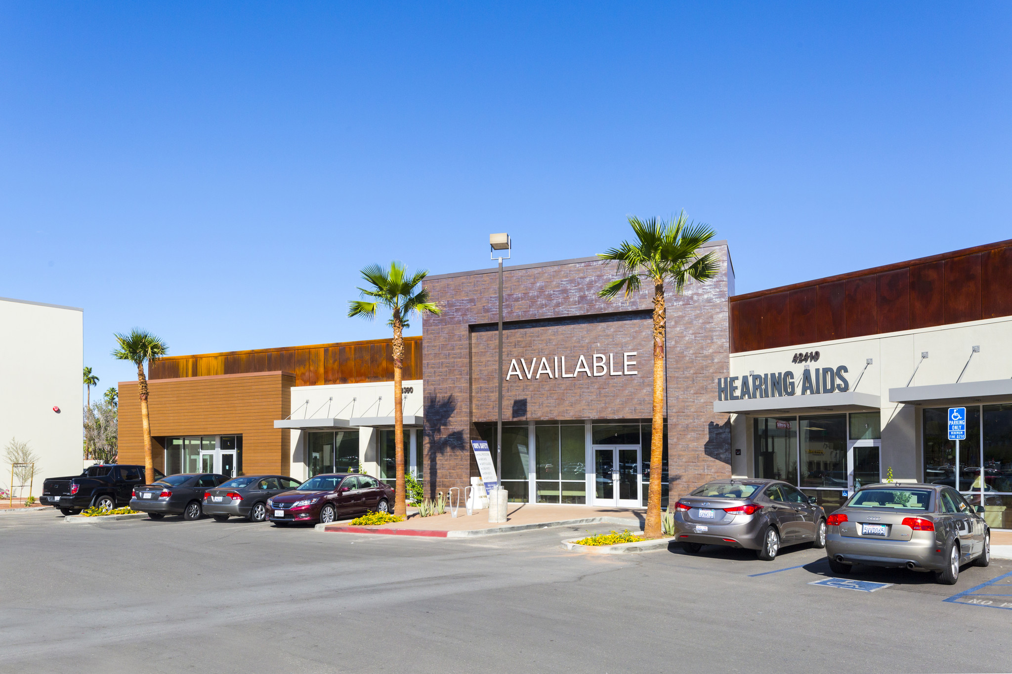 42250-42560 Bob Hope Dr, Rancho Mirage, CA à louer Photo de l’immeuble– Image 1 sur 2