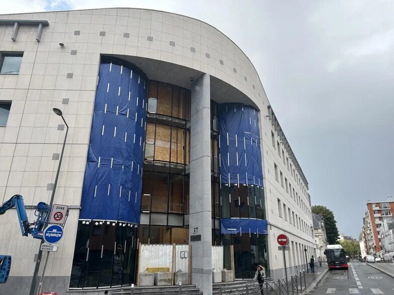 37 Rue Du Vieux Faubourg, Lille à louer - Photo de l’immeuble – Image 2 sur 7