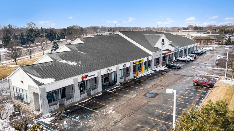 38121-38177 Utica Rd, Sterling Heights, MI à louer - Photo de l’immeuble – Image 2 sur 5
