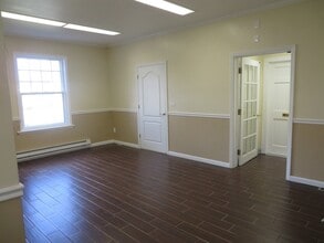 286 E Main St, Somerville, NJ à louer Photo intérieure– Image 1 sur 8