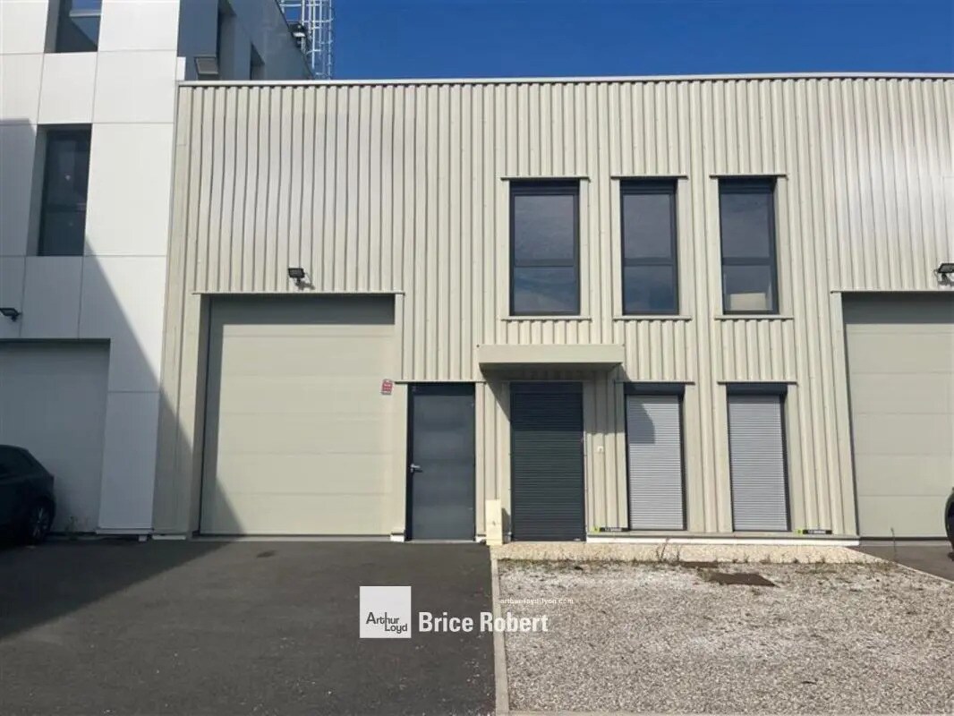 55 Rue Emile Zola, Décines-Charpieu à louer Photo de l’immeuble– Image 1 sur 12