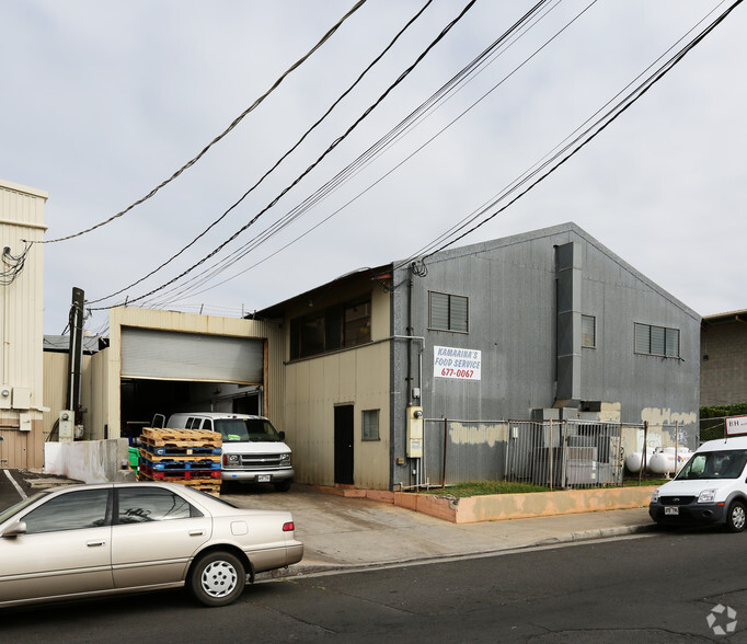 94-252 Pupuole St, Waipahu, HI à louer - Photo principale – Image 1 sur 3