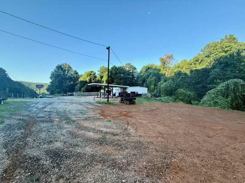 1640 S Chestatee, Dahlonega, GA à vendre - Photo de l’immeuble – Image 3 sur 7