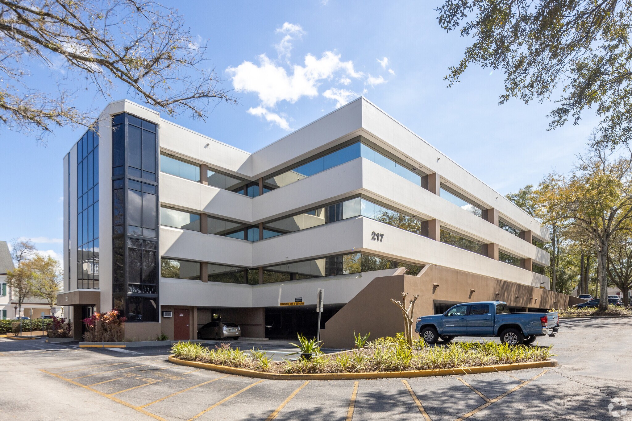 217 N Westmonte Dr, Altamonte Springs, FL à louer Photo principale– Image 1 sur 14