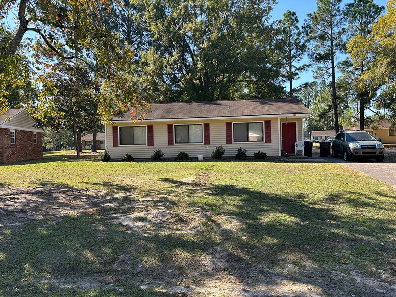 158 Yadkin Trl, Raeford, NC à vendre - Photo de l’immeuble – Image 3 sur 8