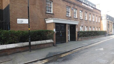 11-15 Anning St, Londres à louer Photo de l’immeuble– Image 1 sur 11