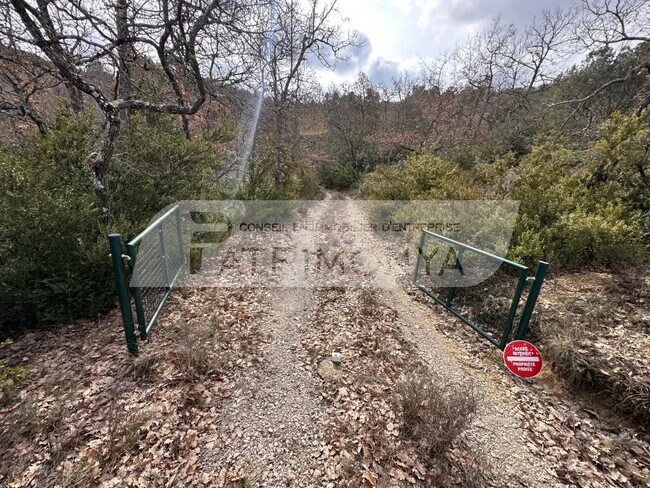 Plus de détails pour Local d’activités à vendre