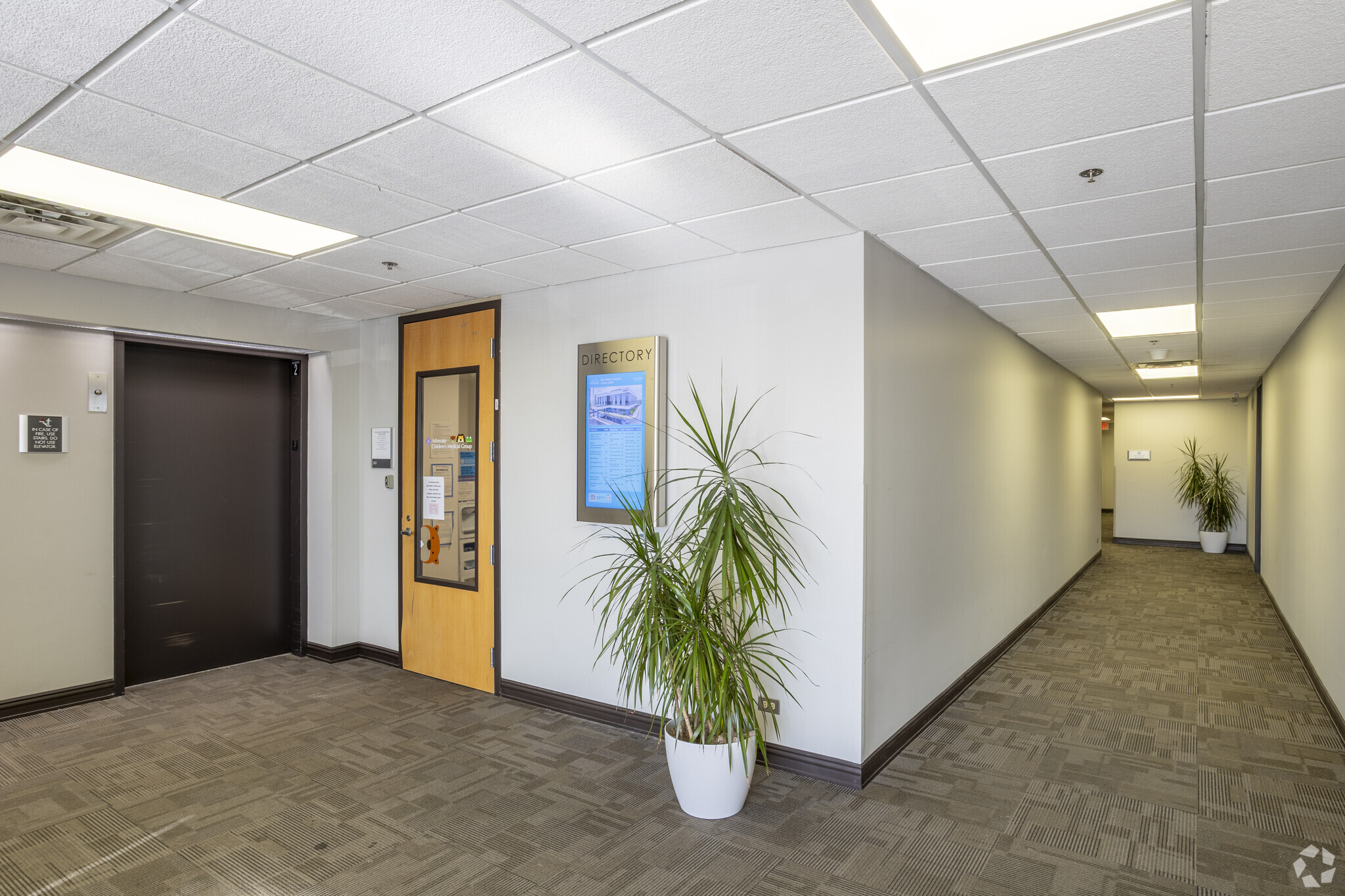 8901 Golf Rd, Des Plaines, IL à louer Photo intérieure– Image 1 sur 9