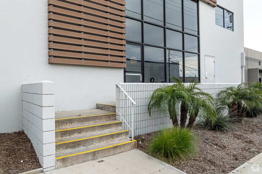 10900-10906 Painter Ave, Santa Fe Springs, CA à louer - Photo de l’immeuble – Image 2 sur 7