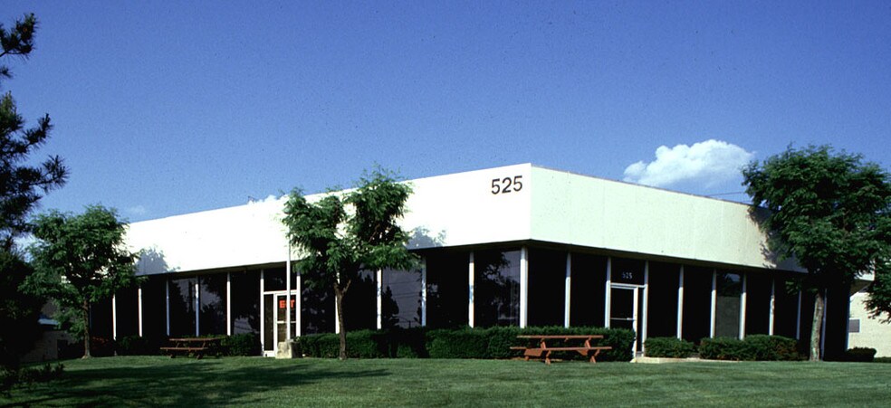525 Executive Blvd, Elmsford, NY à louer - Photo de l’immeuble – Image 2 sur 5