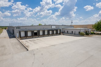 3194 N Interstate 35, New Braunfels, TX à louer Photo intérieure– Image 2 sur 17