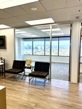 11111 Santa Monica Blvd, Los Angeles, CA à louer Photo intérieure– Image 1 sur 4