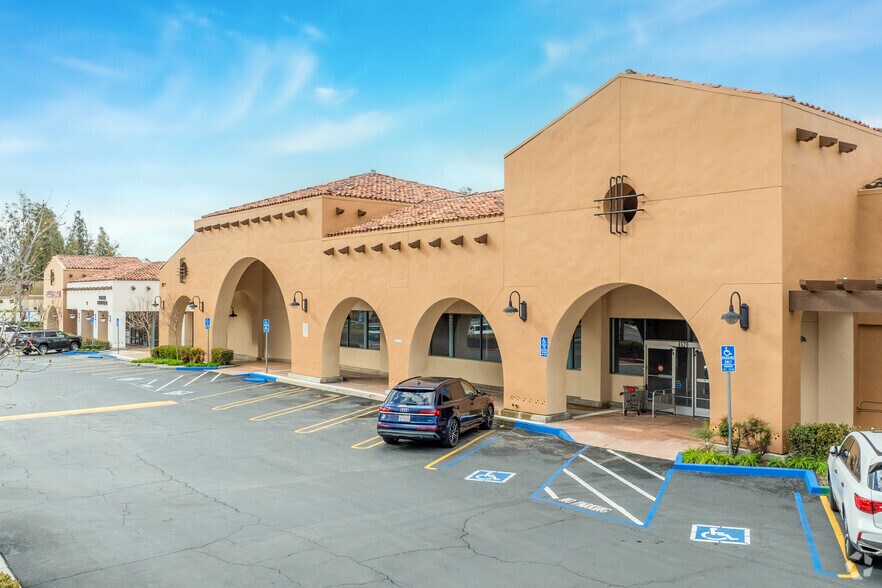8440 E Chapman Ave, Orange, CA à louer - Photo principale – Image 2 sur 5