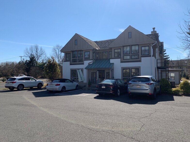 581 Skippack Pike, Blue Bell, PA à vendre - Photo de l’immeuble – Image 3 sur 15