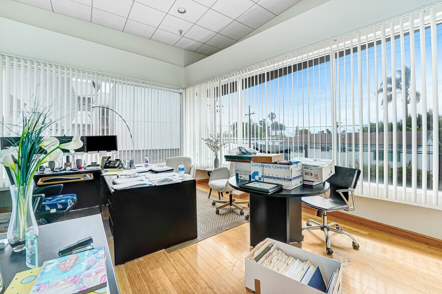 2812-2820 Santa Monica Blvd, Santa Monica, CA à louer - Photo de l’immeuble – Image 2 sur 14