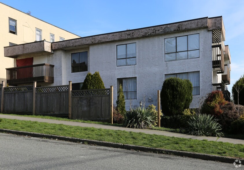1222 5th Ave, New Westminster, BC à vendre - Photo de l’immeuble – Image 2 sur 4