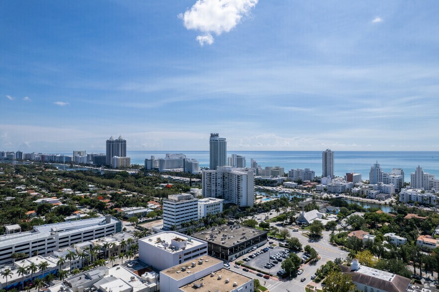 301 Arthur Godfrey Rd, Miami Beach, FL à louer - Aérien – Image 2 sur 6