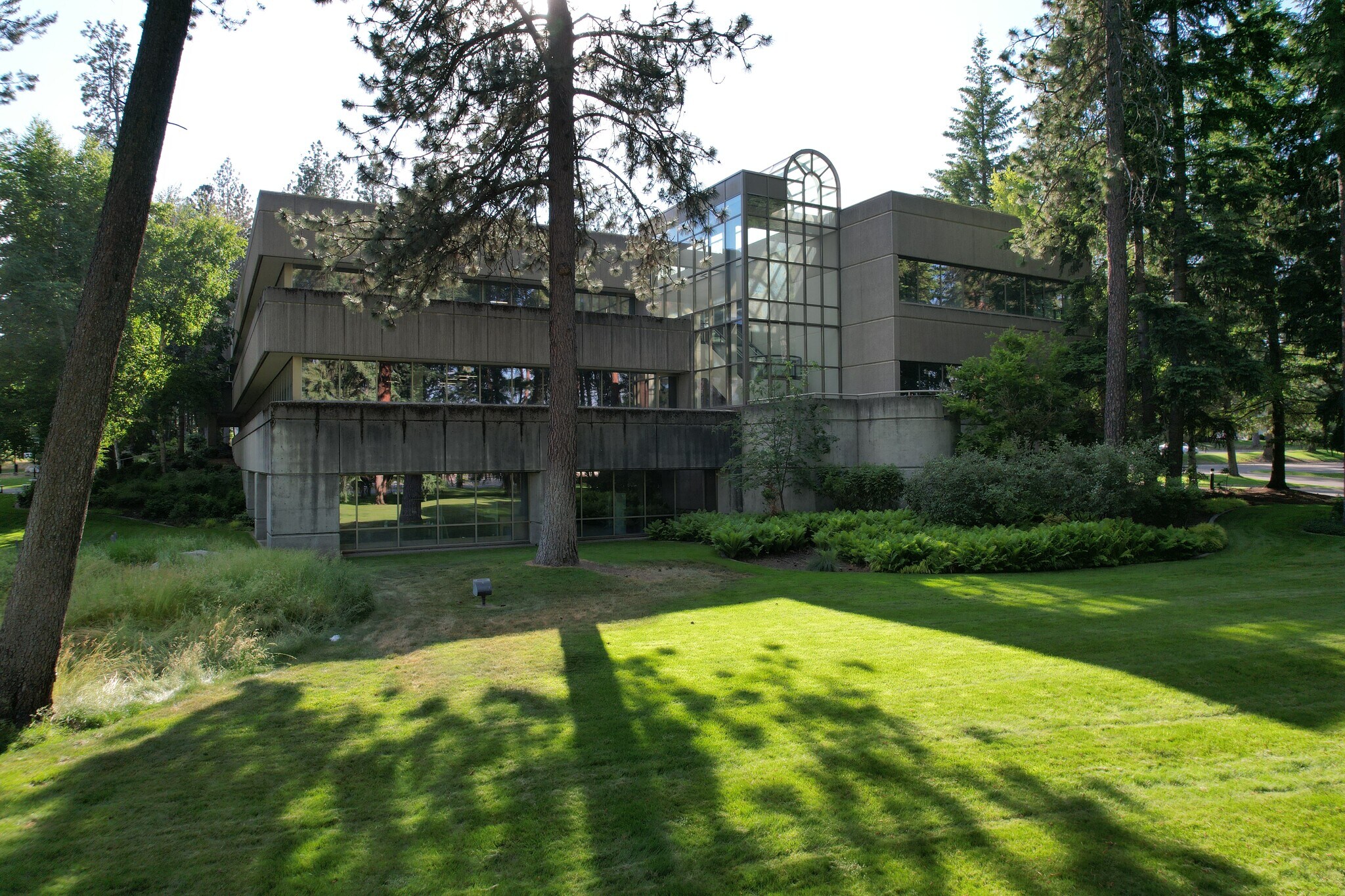 6500 N Mineral Dr, Coeur d'Alene, ID à vendre Photo de l’immeuble– Image 1 sur 18