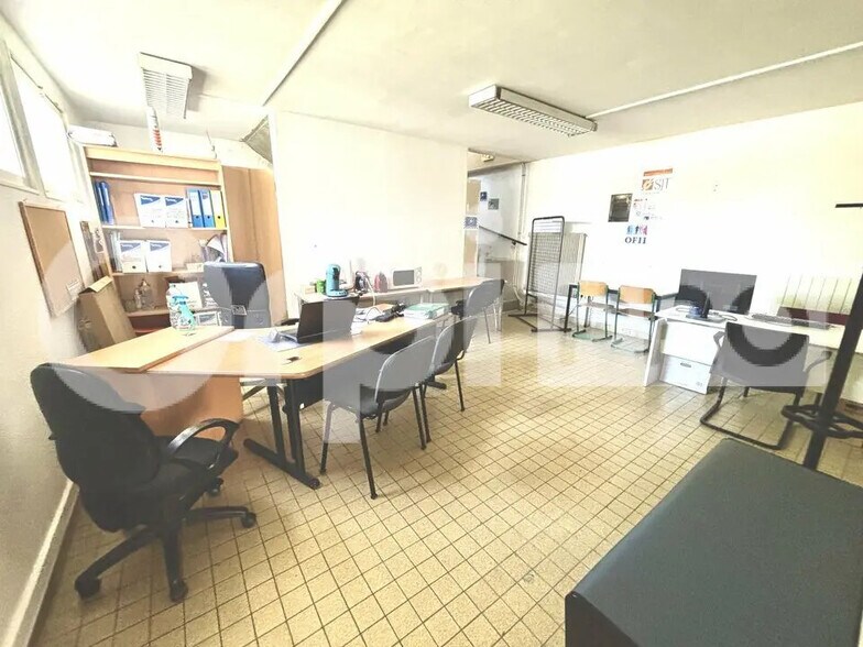 Bureau dans Compiègne à louer - Photo de l’immeuble – Image 3 sur 12