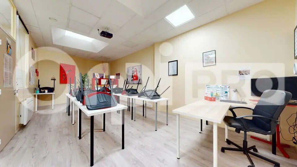 Local d’activités dans Soissons à louer - Photo de l’immeuble – Image 2 sur 7