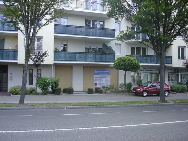 Plus de détails pour 8 Avenue François Mitterrand, Mulhouse - Local commercial à louer