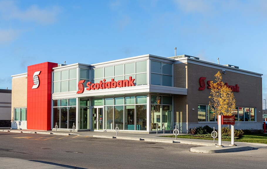 2860 Pembina Hwy, Winnipeg, MB à louer - Photo de l’immeuble – Image 3 sur 6