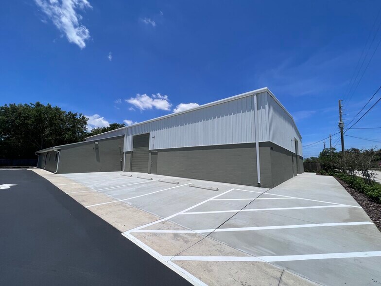 8950 66th Ct N, Pinellas Park, FL à louer - Photo de l’immeuble – Image 3 sur 22