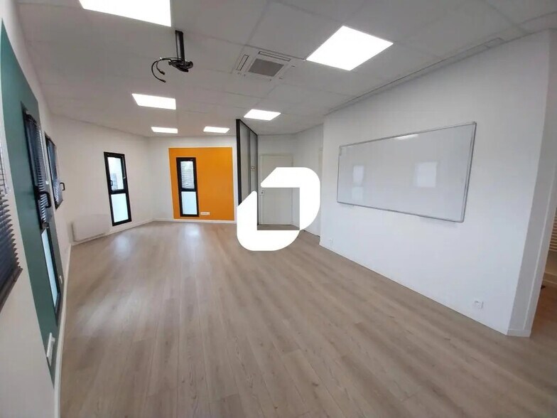 Bureau dans Champigny-sur-Marne à louer - Photo intérieure – Image 3 sur 6