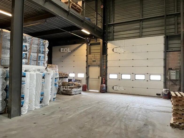 Local d'activités dans Carrières-sur-Seine à vendre - Photo de l’immeuble – Image 2 sur 14