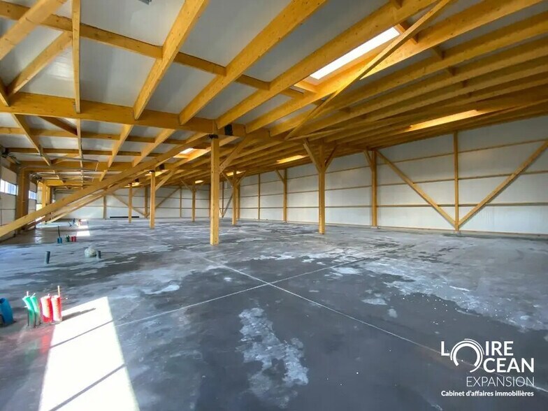 Local d’activités dans Bouaye à louer - Photo de l’immeuble – Image 2 sur 18