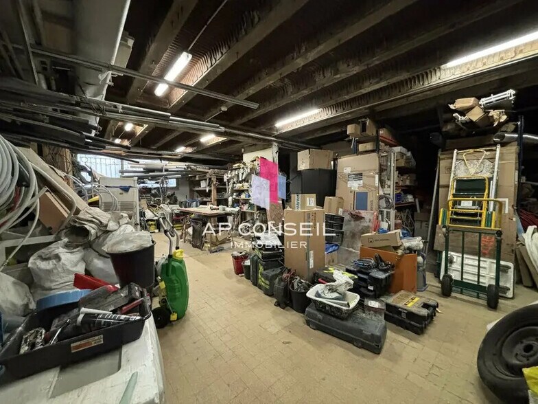 Local d'activités dans Chaville à vendre - Photo de l’immeuble – Image 3 sur 12