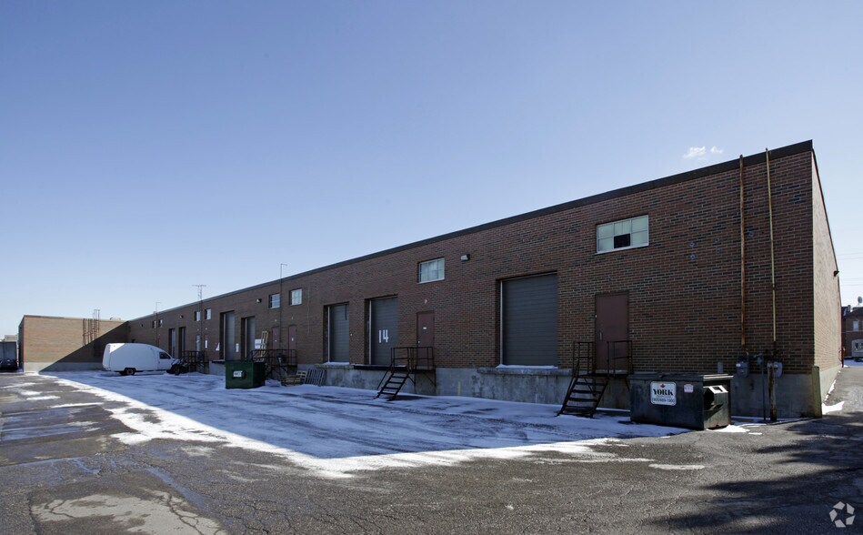 1050 McNicoll Ave, Toronto, ON à louer - Photo de l’immeuble – Image 2 sur 10