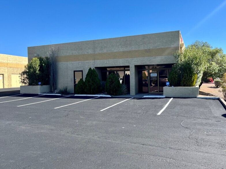 7730 E Redfield Rd, Scottsdale, AZ à louer - Photo de l’immeuble – Image 2 sur 3