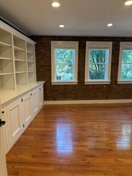 157 Broad St, Red Bank, NJ à louer - Photo de l’immeuble – Image 2 sur 9