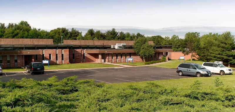 29-33 Village Ln, Wallingford, CT à vendre - Photo principale – Image 1 sur 6