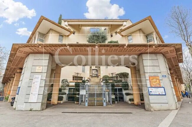 Plus de détails pour Bureau à vendre