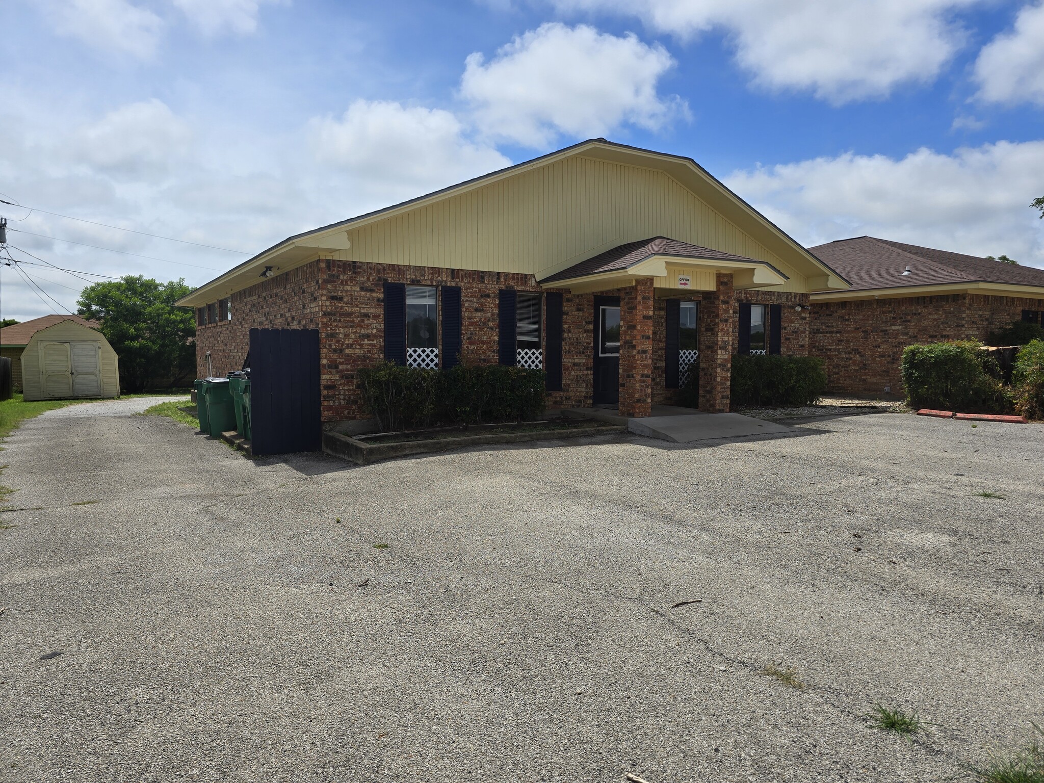 205 River North Blvd, Stephenville, TX à louer Photo de l’immeuble– Image 1 sur 5