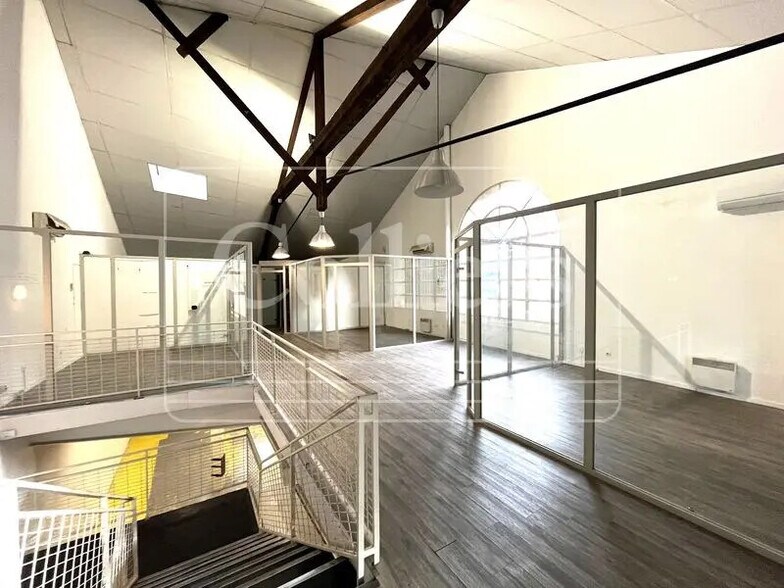 Local d’activités dans Marseille à louer - Photo de l’immeuble – Image 2 sur 2