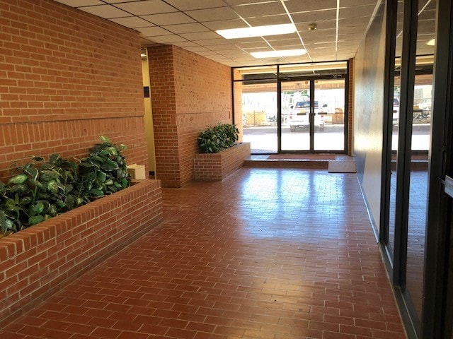 312 E Illinois Ave, Midland, TX à louer - Hall d’entrée – Image 3 sur 14