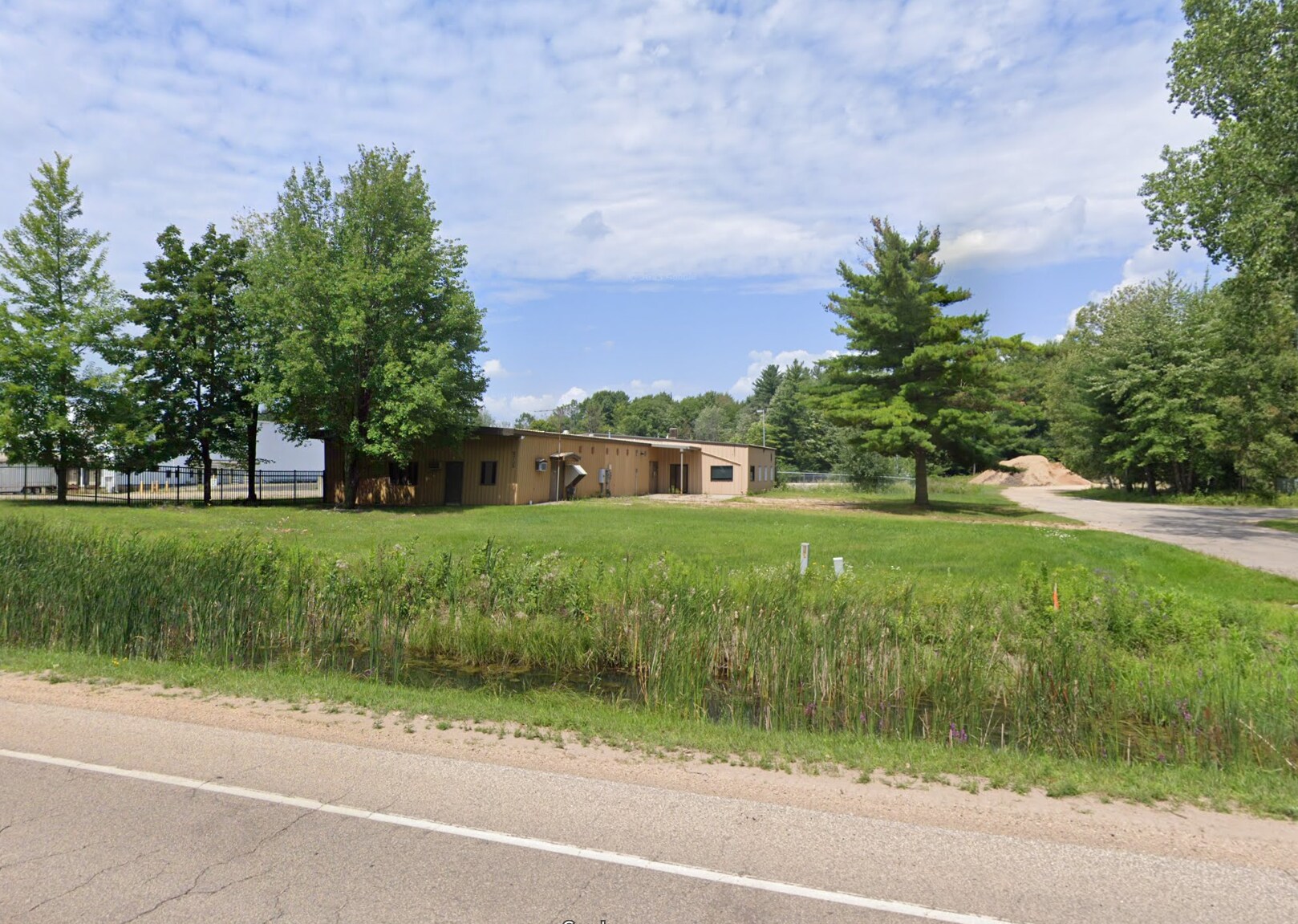 2705 E Richmond St, Shawano, WI à louer Photo principale– Image 1 sur 2