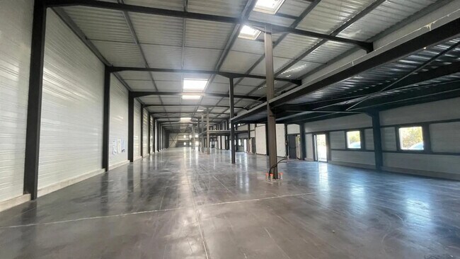 Plus de détails pour Industriel/Logistique à louer