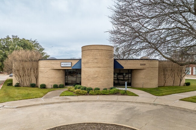 Plus de détails pour 2200-2202 W Spring Creek Pky, Plano, TX - Bureau/Médical à louer