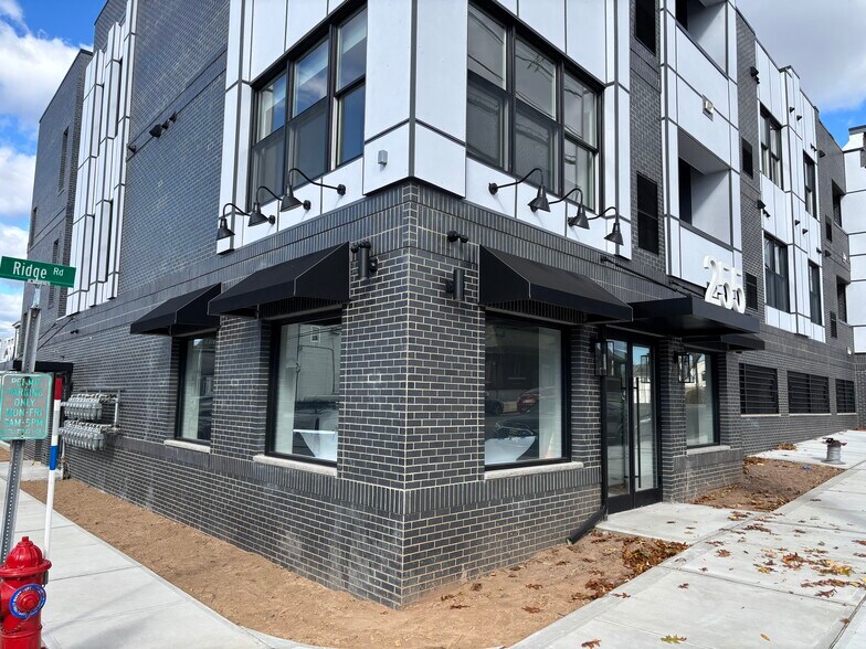 255 Ridge Rd, Lyndhurst, NJ à louer - Photo de l’immeuble – Image 2 sur 7