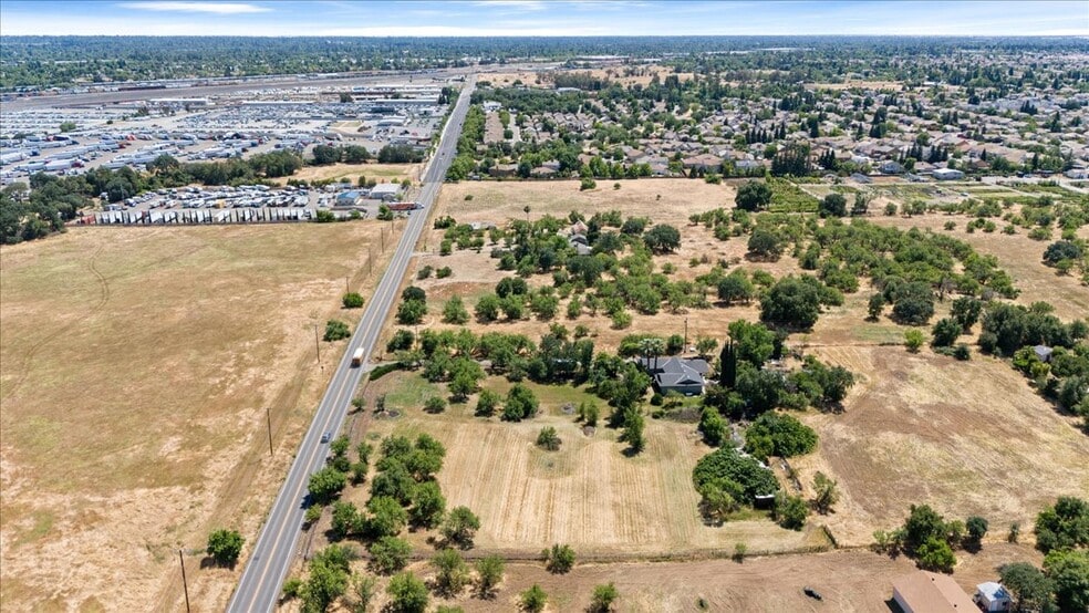 9620 Antelope Rd, Roseville, CA à vendre - Photo principale – Image 2 sur 7